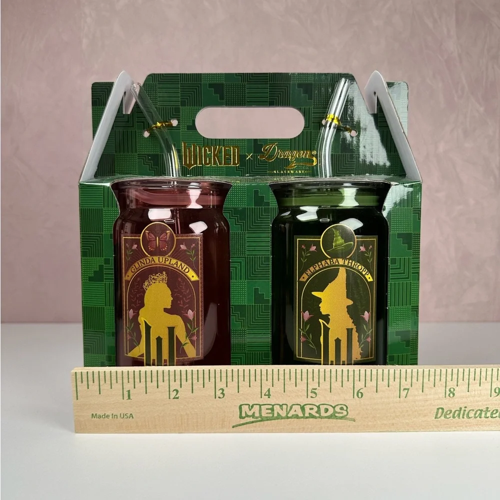 -Themed Ruby Red & Emerald Green Glass Tumbler Set with Straws